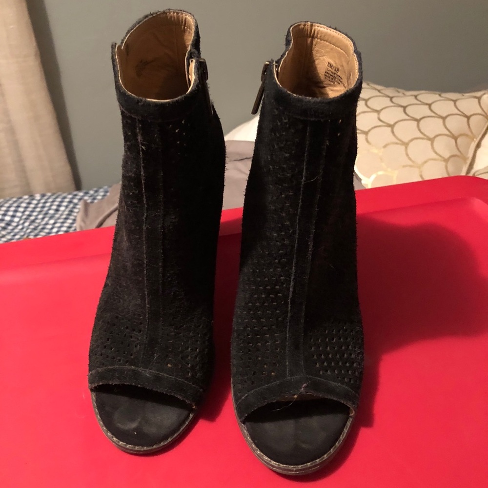 Lucky brand black peep toe bootie
